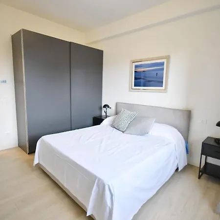 Apartment Bianca A Pochi Passi Dal Mare Private Parking San Lorenzo al Mare