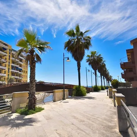 Bianca A Pochi Passi Dal Mare Private Parking Apartment San Lorenzo al Mare